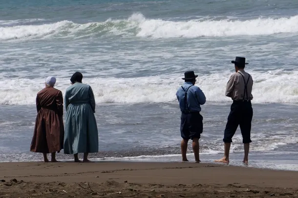Un grup de credincioşi Amish pentru prima dată pe o plajă