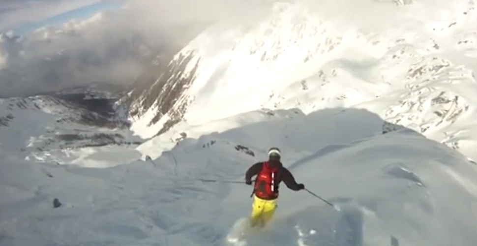 Un schior, îngropat de viu în avalanşă. Imagini filmate cu camera de pe cască (VIDEO)