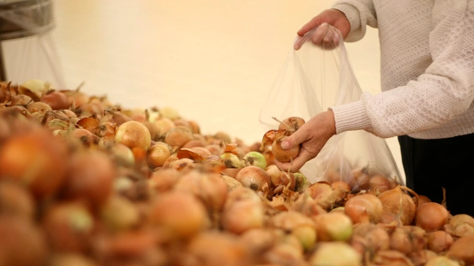 De ce este bine să consumăm ceapă: 5 beneficii pentru sănătatea noastră