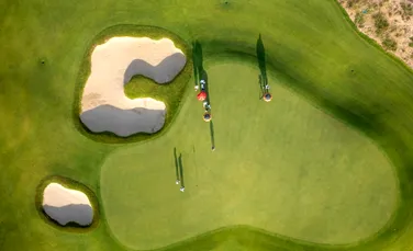 Țările din întreaga lume au mai multe terenuri de golf decât pentru energie solară sau eoliană