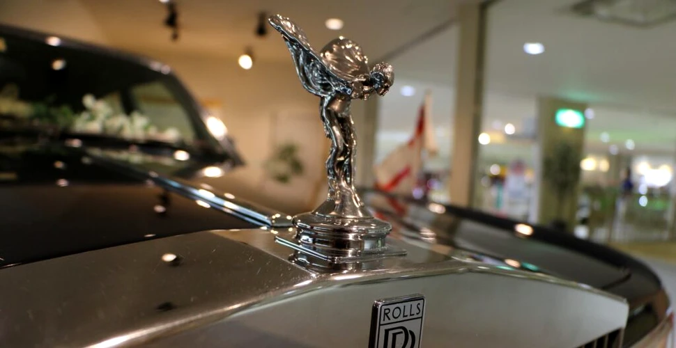 Motivul pentru care Rolls-Royce a decis să ofere angajaților 2.000 de lire sterline