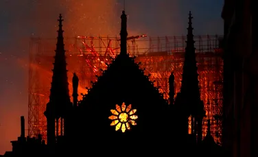 „Scheletul de fier” al Catedralei Notre Dame a uimit cercetătorii