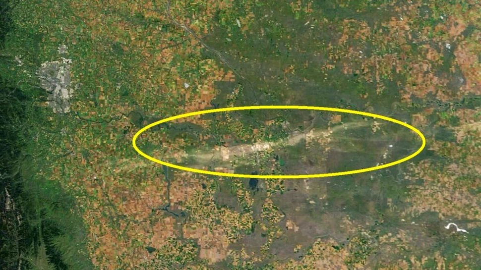 Cum a apărut o gaură lungă 200 de km, vizibilă din spațiu, într-un câmp din Canada?