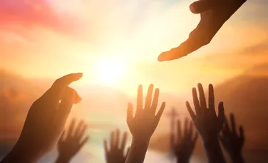 Oamenii cu mai puține resurse sunt considerați mai puțin demni de încredere
