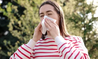 O infecție neobișnuită a făcut-o pe o femeie să strănute viermi