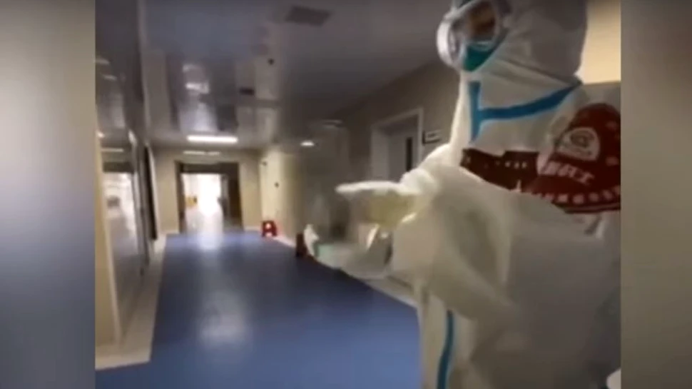 COVID-19. De câte ori se spală pe mâini un medic înainte de a pleca de la muncă – VIDEO