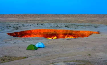 Președintele Turkmenistanului a ordonat închiderea Craterului Darvaza, cunoscut și ca „Porțile Iadului”