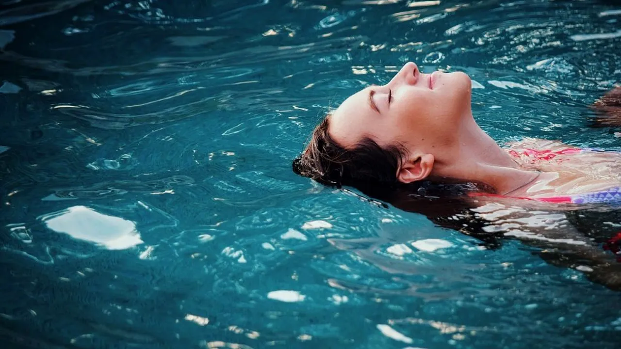 pixabay-piscina_descopera 