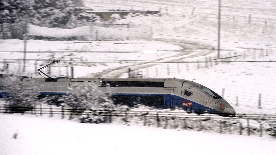 „O mare reuşită”: din 15 decembrie circulă trenul de mare viteză ce leagă Barcelona de Paris