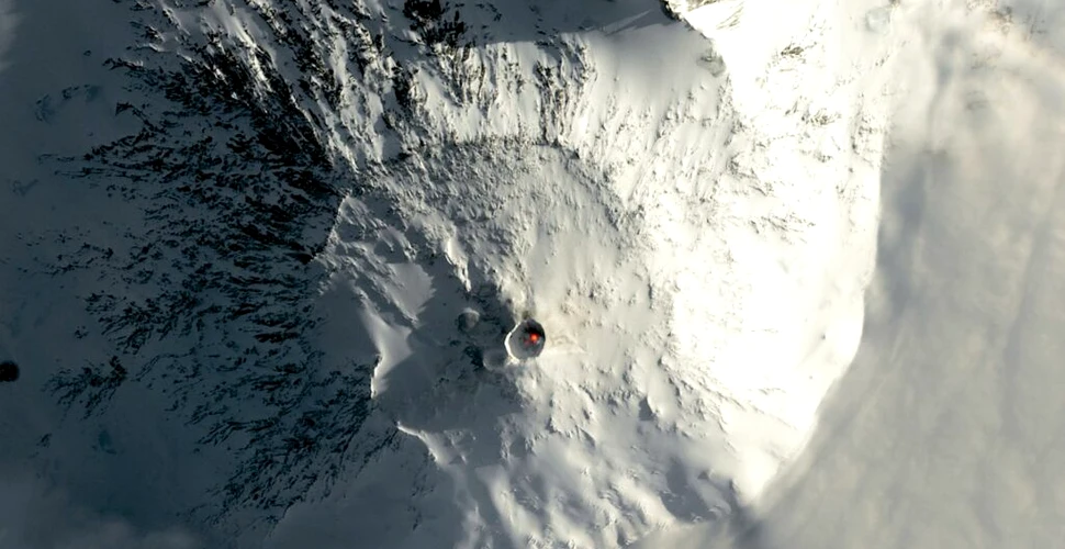 Praf de aur „țâșnește” din cel mai sudic vulcan activ din Antarctica
