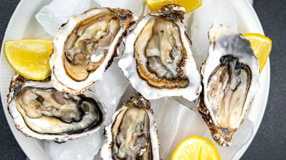 Un virus din fructele de mare a trecut la oameni și provoacă o boală cronică