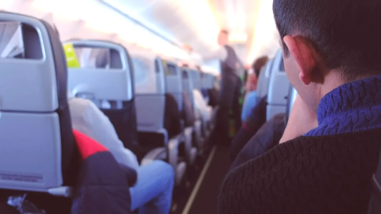 avion întors 