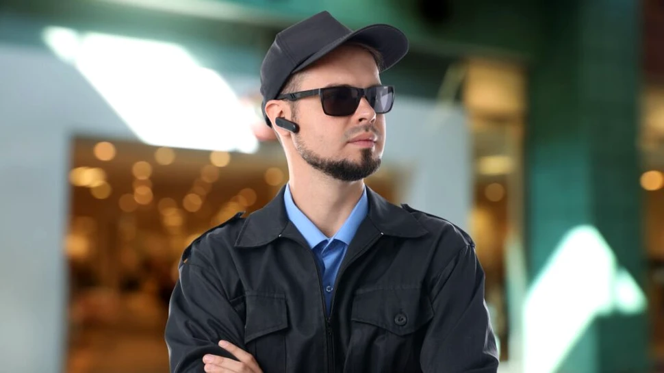 Au voie agenții de pază să controleze geanta unui client? Ce poți face dacă ești oprit la ieșirea din magazin