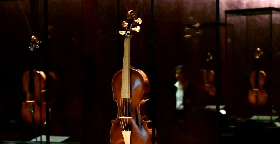 O vioară Guarneri, veche de 300 de ani, va fi scoasă la licitație