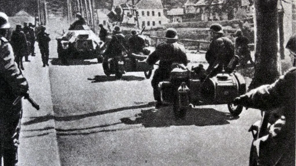 Hitler și problemele balcanice