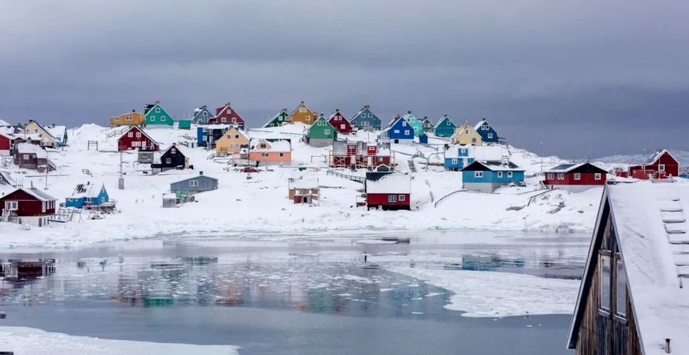 Groenlanda se topește masiv din cauza valului de căldură din emisfera nordică