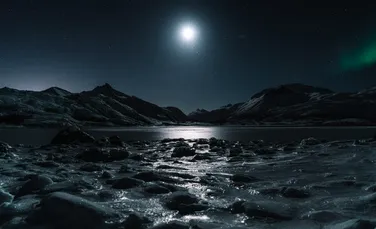 Suprafața Lunii conține suficient oxigen pentru a ține în viață miliarde de oameni timp de 100.000 de ani