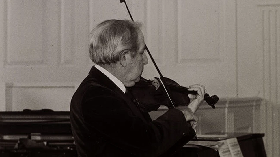 O vioară Stradivarius, ce a aparţinut unui violonist legendar, fost elev al lui Enescu, descoperită la 35 de ani după ce a fost furată