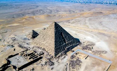 Khufu sau Cheops, proiectantul Marii Piramide din Giza. Herodot l-a numit un tiran vicios