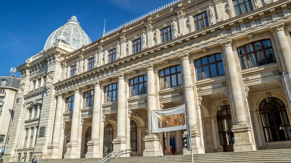 Clădirea Muzeului Naţional de Istorie a României, afectată grav de cutremurele din 1940 şi 1977, trebuie restaurată