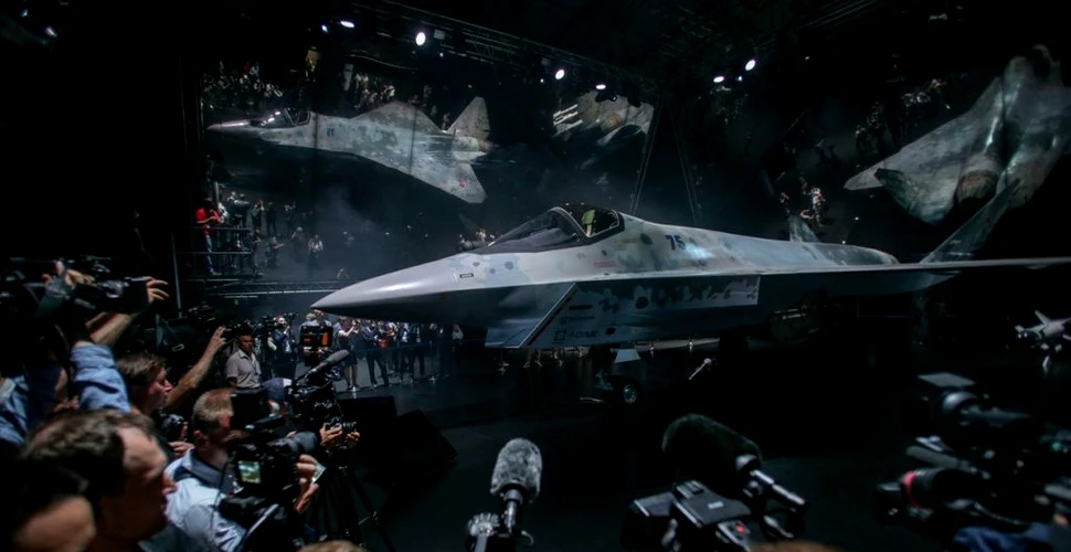 Rusia a dezvăluit avionul de luptă „Şah-mat”, prezentat drept rival al avionului american F-35