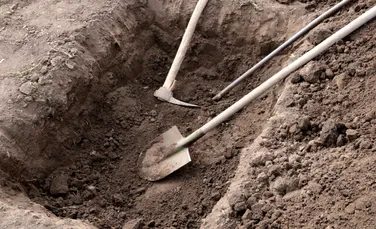 O rudă dispărută a noastră își îngropa morții cu 100.000 de ani înaintea oamenilor moderni