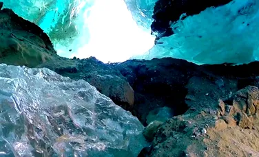 Inaccesibilele peşteri de gheaţă din Alaska: filmări spectaculoase realizate cu ajutorul unei drone (VIDEO)