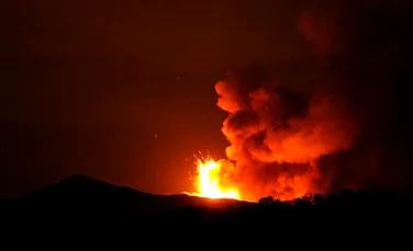 Vulcanul italian Etna a intrat într-o nouă fază de ERUPŢIE
