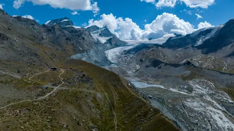Cele două țări nevoite să-și modifice granițele din cauza topirii ghețarilor