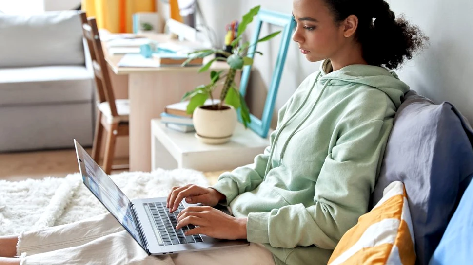 De ce majoritatea europenilor și-ar dori să poată șterge ceva postat pe profilul lor de socializare în 2021