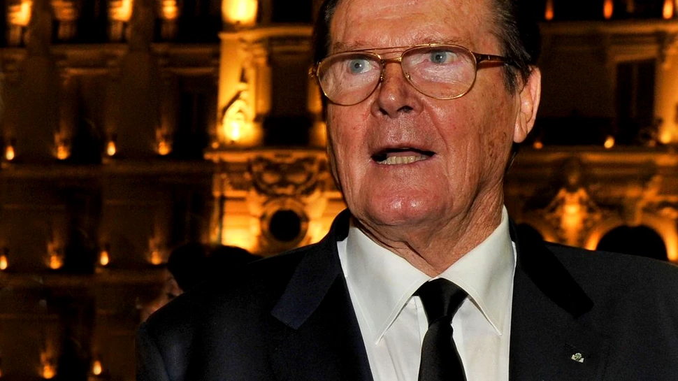 Roger Moore, actorul care l-a interpretat pe James Bond, a murit la vârsta de 89 de ani