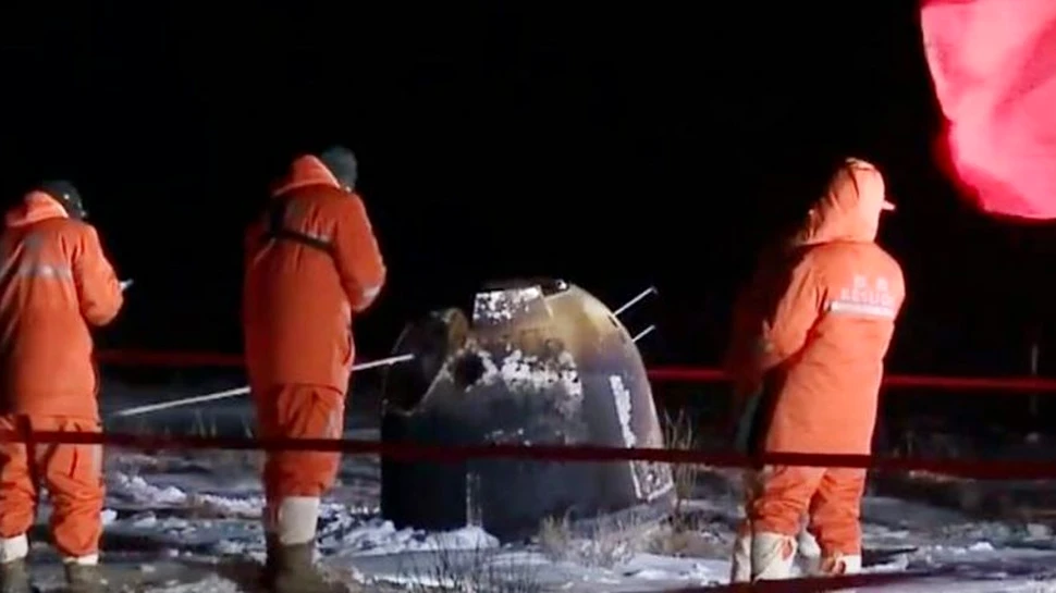 O sondă chineză a adus pe Pământ primele mostre lunare colectate în ultimele decenii