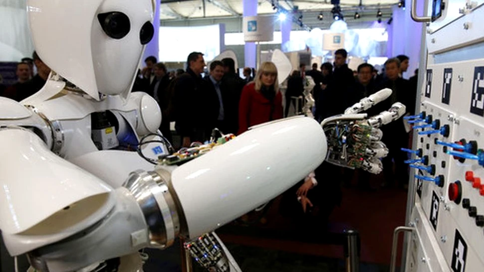 Experţii au decis în cât timp un robot va putea opera mai bine decât un chirurg. În cât timp ne vor prelua slujbele?