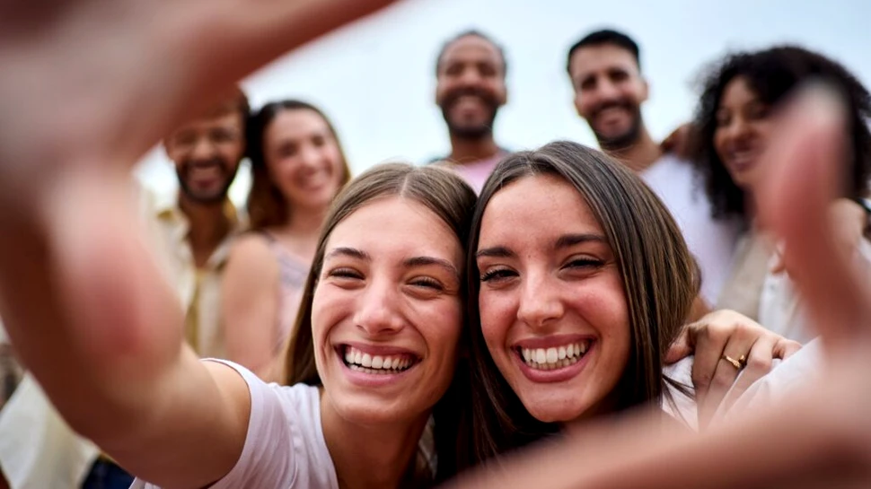 Cum a devenit feminismul atât de divizat? Femeile încearcă să reconstruiască alianțele