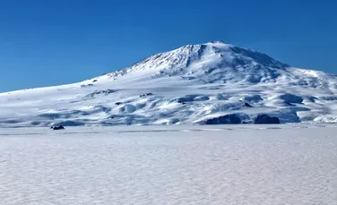 Un vulcan din Antarctica a declanșat 85.000 de cutremure