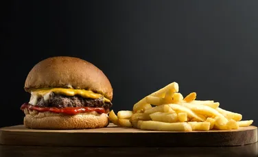 Consumul de fast food reduce controlul pe care îl avem asupra apetitului