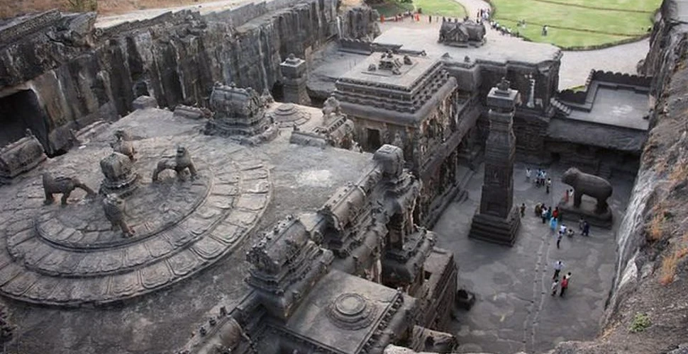 Templul Kailasa: Cea mai mare structură monolitică realizată dintr-o singură piatră