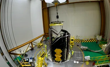 Telescopul Spațial James Webb a fost instalat în racheta care îl va lansa pe orbită