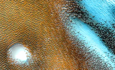 O fotografie spectaculoasă publicată de NASA arată „dunele magice de nisip” de pe Marte
