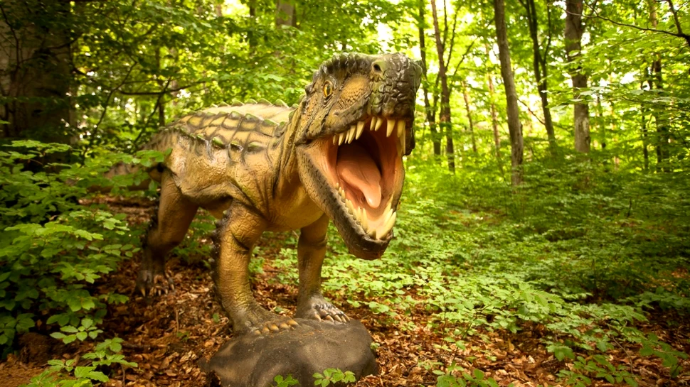 Câţi oamenii au fost să vadă dinozaurii din Râşnov în primele două luni de la deschiderea parcului?