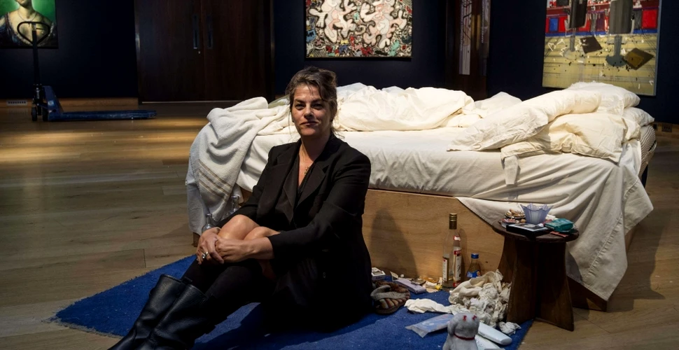 „My Bed”, un pat ce a devenit operă de artă, a fost vândut la licitaţie cu 2,7 milioane de euro (GALERIE FOTO)