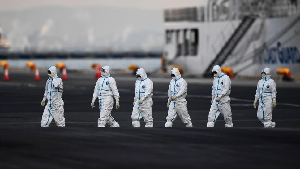 Numărul persoanelor diagnosticate cu coronavirus la bordul navei pe care se află şi români, în creştere