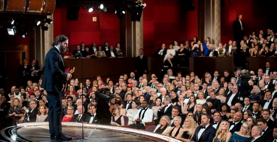 Gafă incredibilă la Oscar 2017: trofeul a fost înmânat greşit