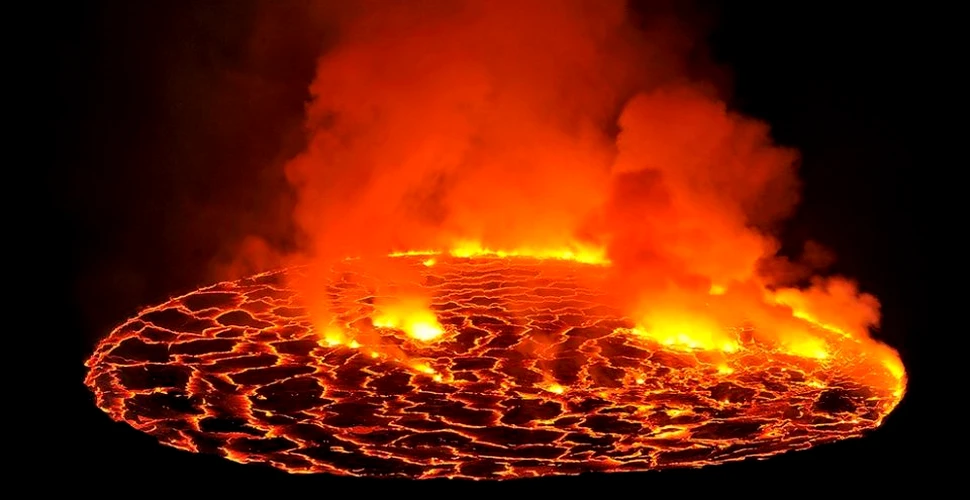 5 dintre cele mai impresionante lacuri cu lavă din lume – FOTO
