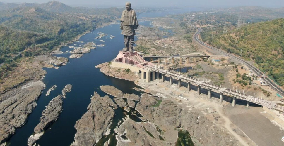 Test de cultură generală. Care este cea mai înaltă statuie din lume?