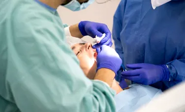 Românii merg din ce în ce mai rar la stomatolog