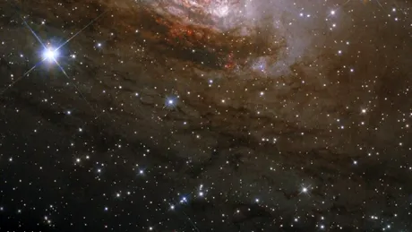 Telescopul James Webb dezvăluie cea mai clară imagine obținută vreodată cu marginea unei găuri negre