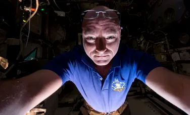 Scott Kelly, unul dintre cei mai cunoscuți astronauți ai NASA, strânge bani pentru ucraineni