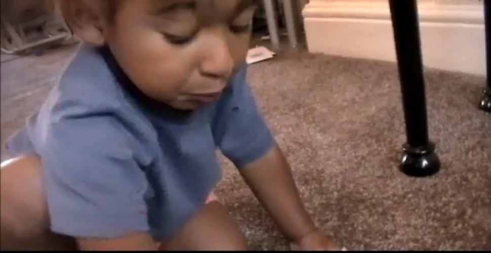 Record de inteligenţă: un copil de 2 ani, cu scor IQ de 141, a fost acceptat în MENSA (VIDEO)