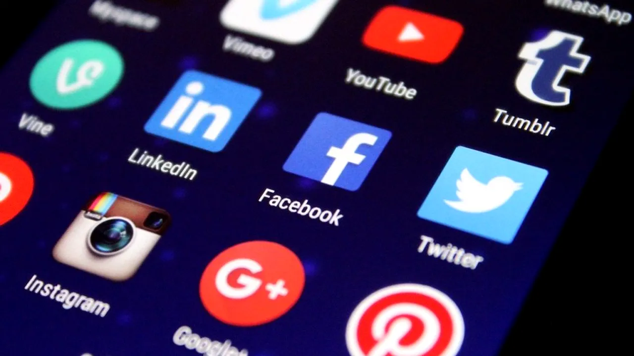 facebook-internet-stiri-pixabay_descopera 